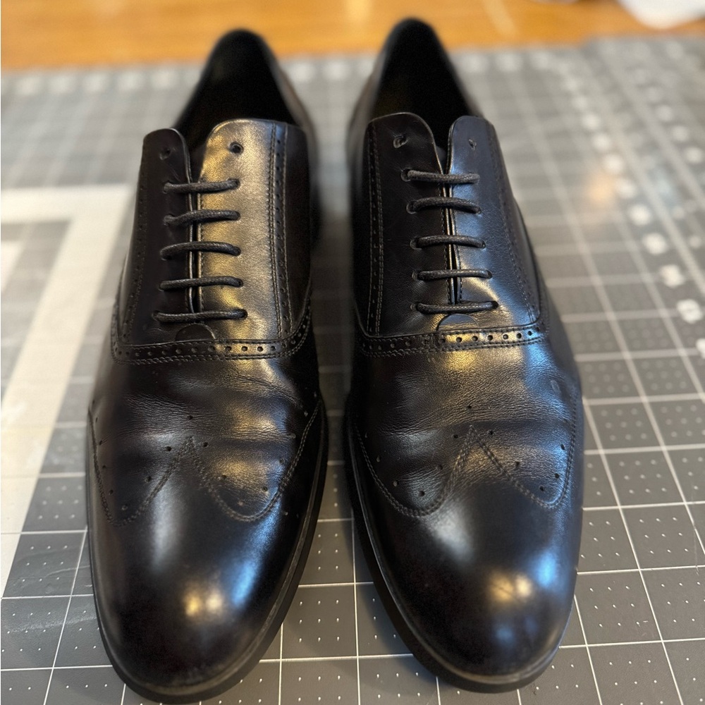 Giorgio Armani 9.5 black leather